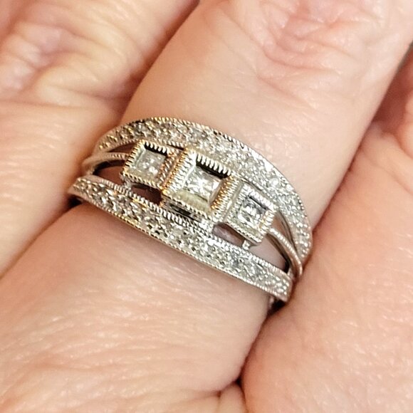 White Gold Diamond Ring Sz 7 - Picture 2 of 9